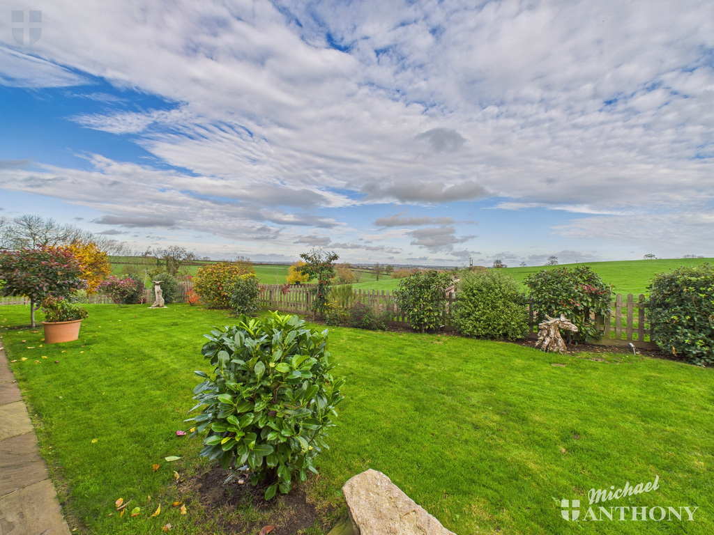 CAM03218G0-PR0822-ST