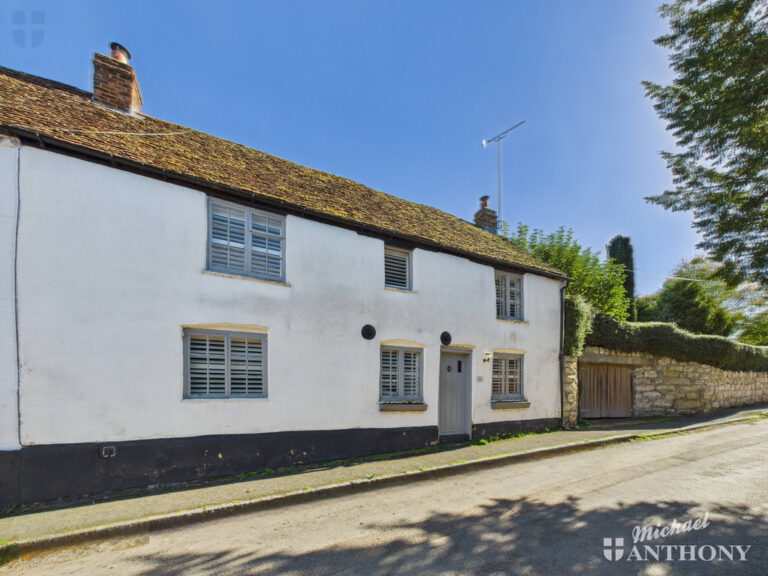High Street, Weedon, Aylesbury, Buckinghamshire Image