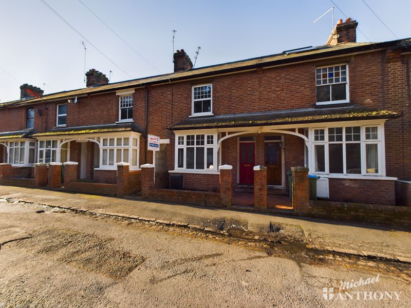 Property & Houses For Sale in Southend Haddenham, Aylesbury