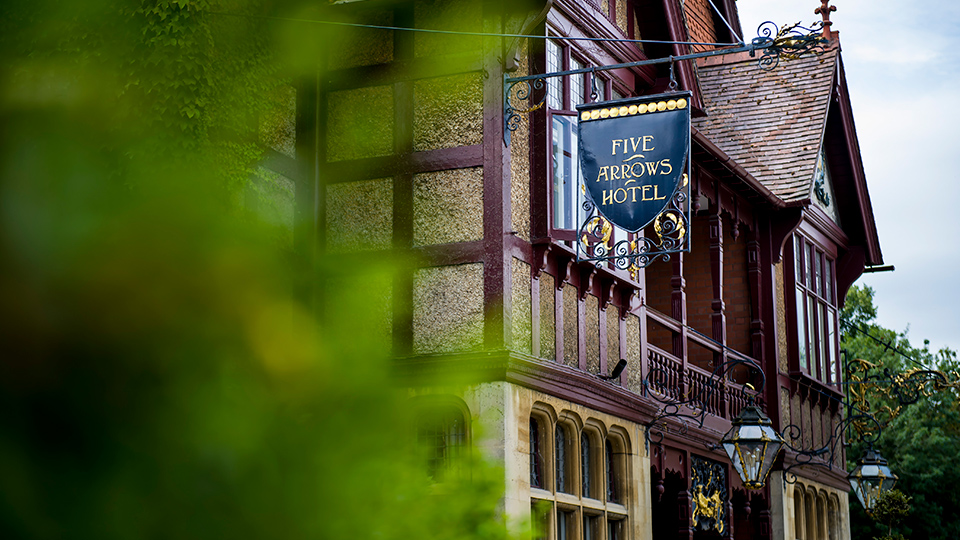 What are the best pubs in Waddesdon?