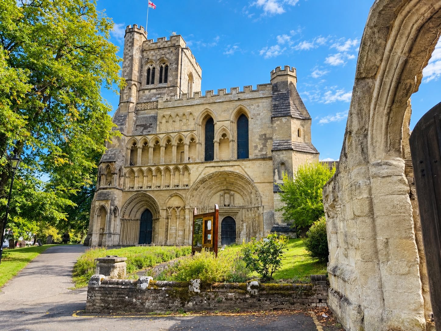 /content/uploads/dunstable-priory-church-st-peter.jpg