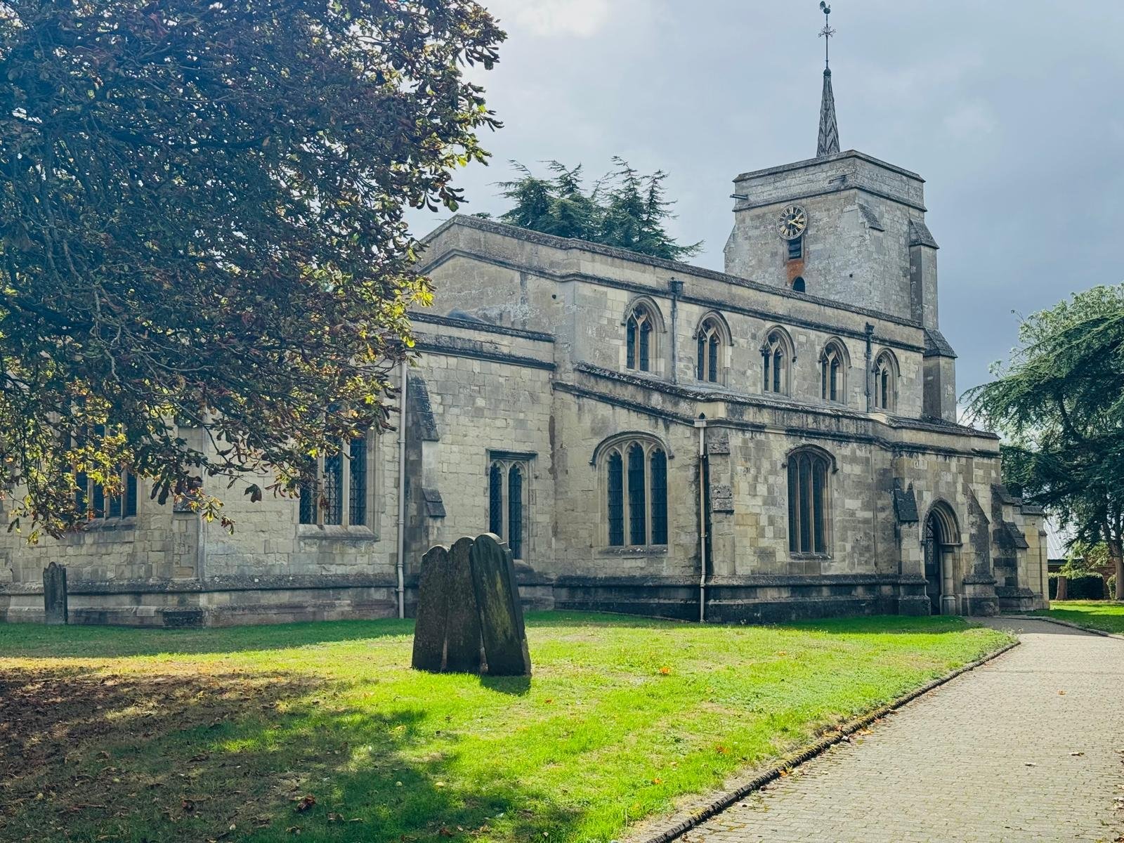 /content/uploads/eaton-bray-st-marys-church.jpg