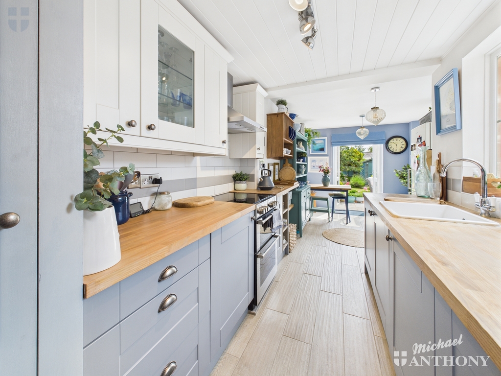 CAM03852G0-PR0323-ST