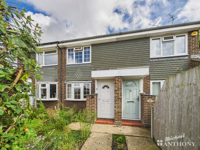 Overstrand, Aston Clinton, Aylesbury