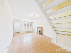 Overstrand, Aston Clinton, Aylesbury